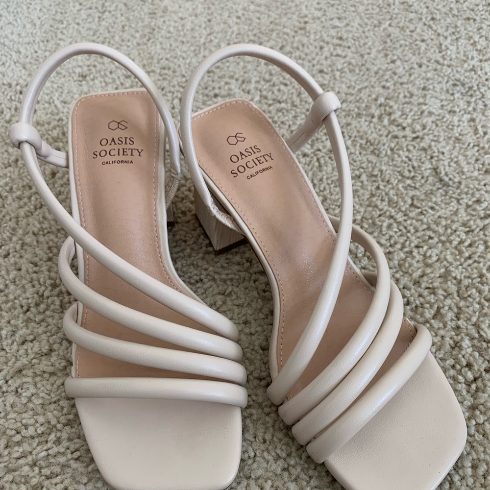 Oasis society beige scrappy sandal chunky heels